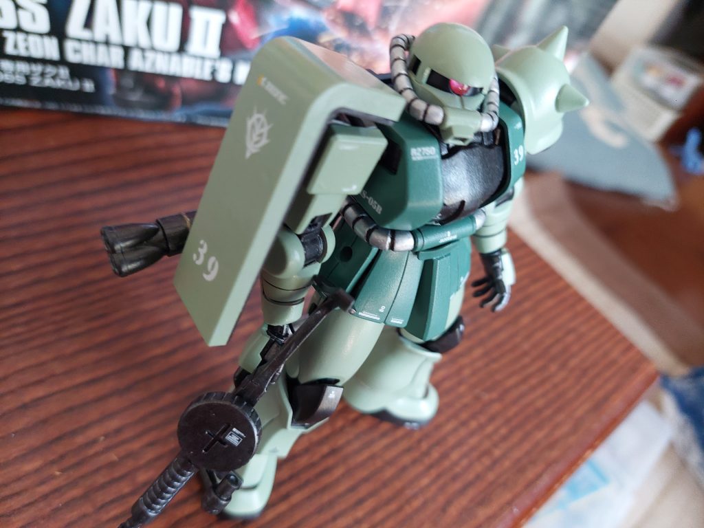 目は市販パーツに置き換え。