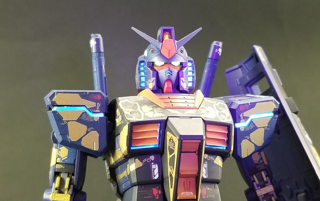 点灯。ブラックライト使用です。