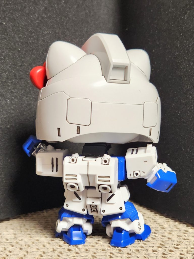 BB戦士なので可動域が狭くポーズはこれが限界