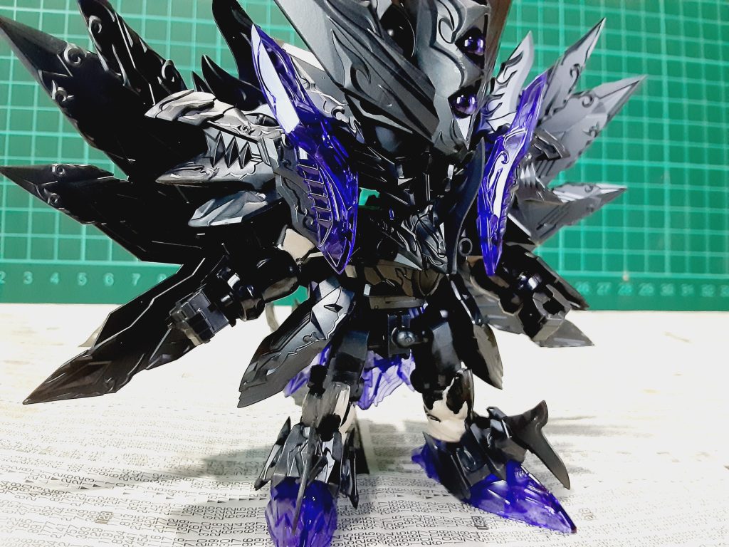 下半身は窮屈な印象だったのでプラ板で延長しました