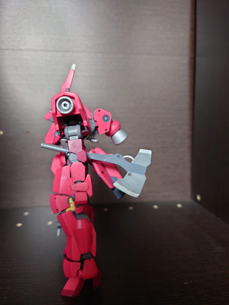 側面外装の隙間から見える金色の隙間が個人的には好きです。