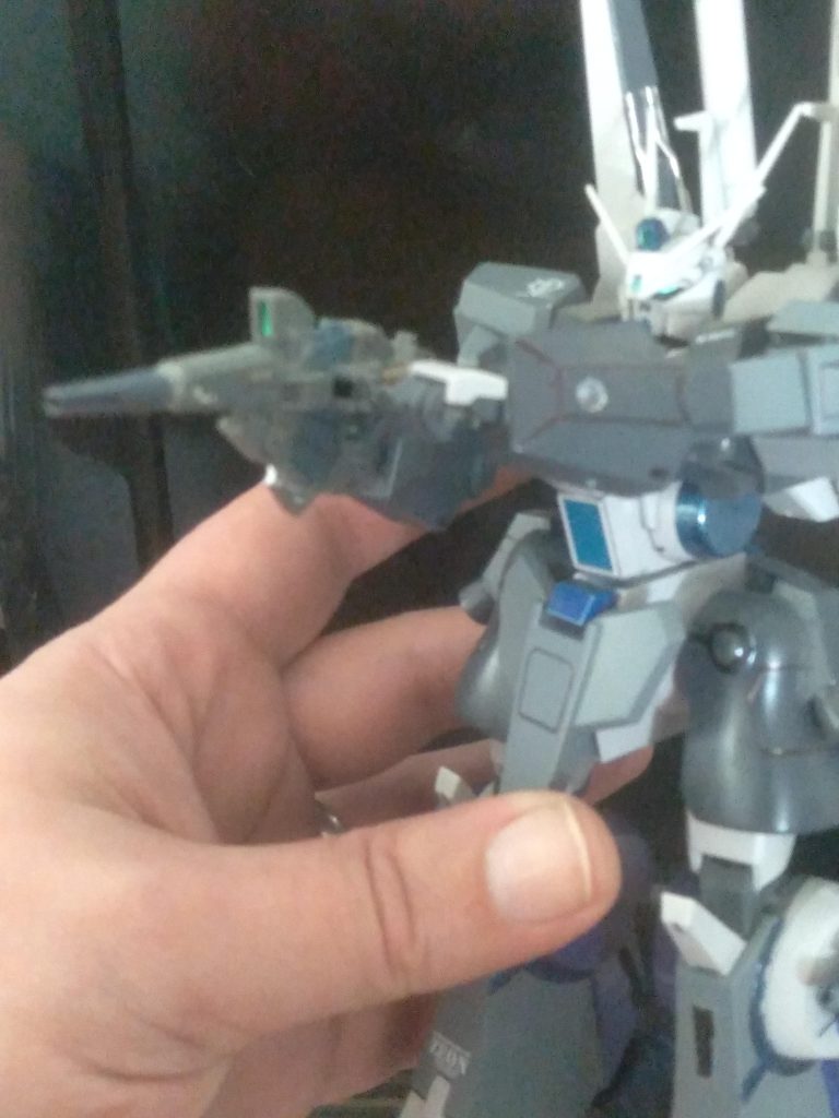 I wanted a strong weapon so I picked the beam magnum from unicorn