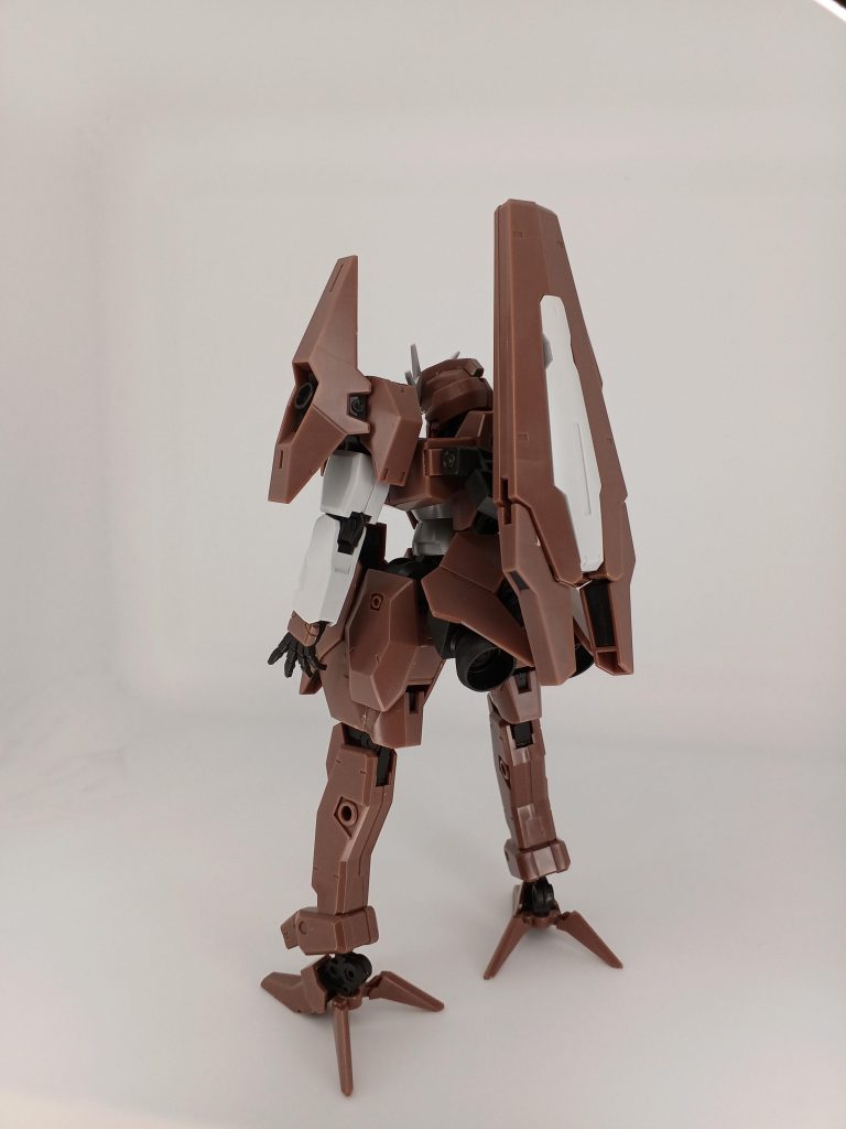 腕が短いかな？と思いましたが、手パーツ付ければ丁度いい。足の接地がよいので、長くなっても安心。