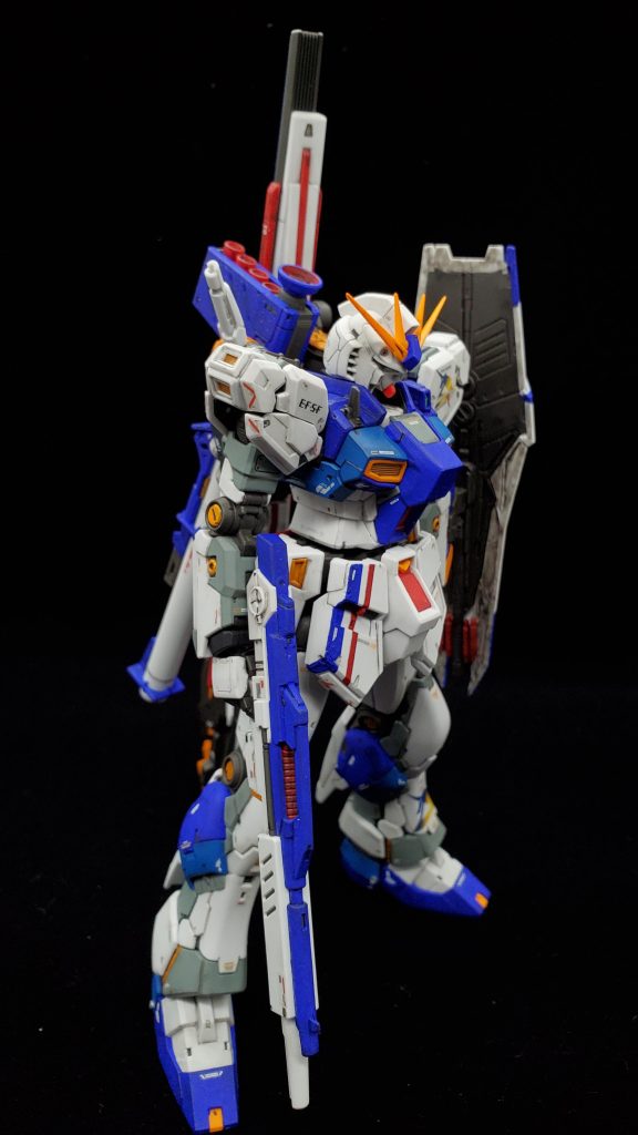 使用塗料アクリルガッシュ：ウルトラマリンシタデルカラーベース：カレドール・スカイシタデルカラーベース：スクリーマー・ピンクタミヤカラー：ライトシーグレイタミヤカラー：オレンジ