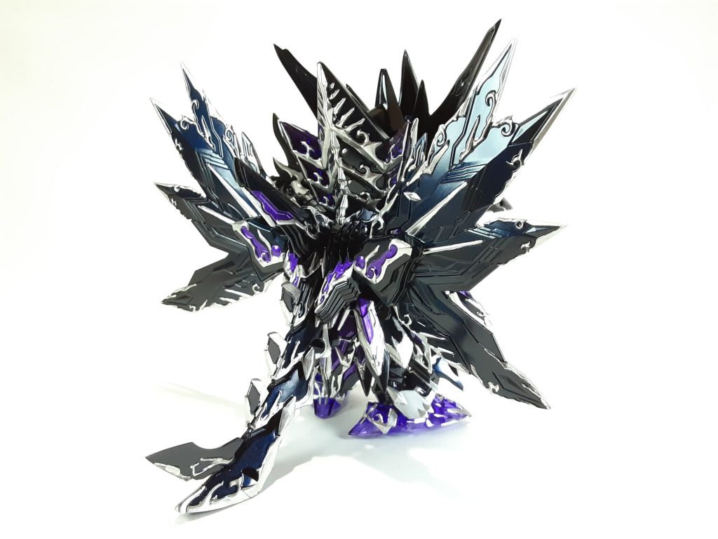 エングレービングはスーパークロームシルバーを使用、筆塗りで塗り分けました