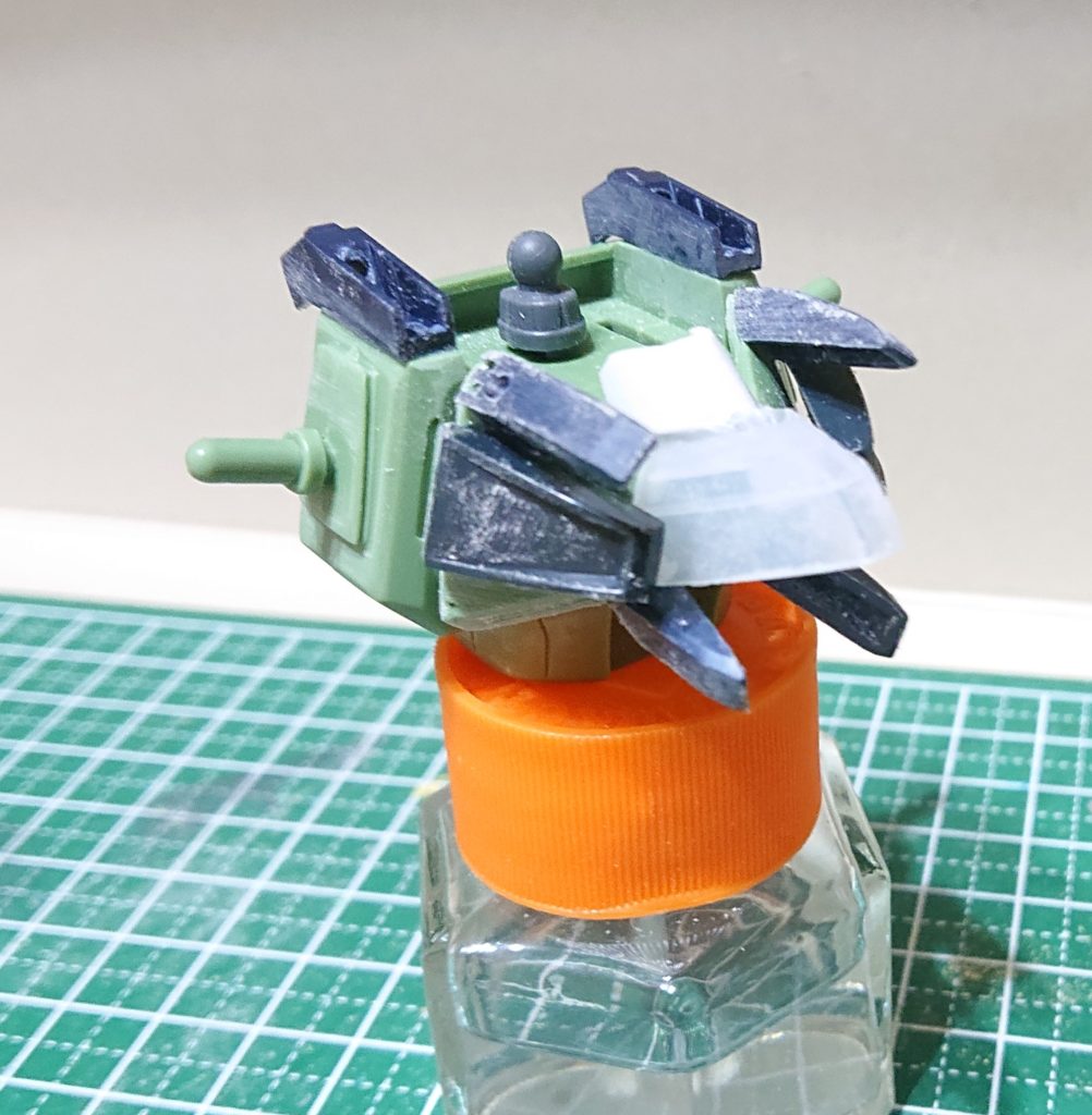 tr-6の余りものを切って貼って。半透明のプラはセメダインでくっつかず😭