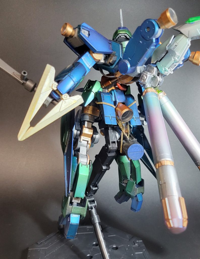 実は背中も生物的なラインで魅力的だったりします😃