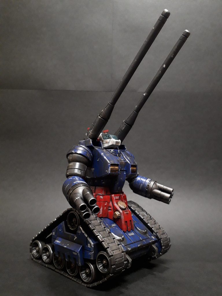 胸部前後の合わせ目は塗り分けの都合上、目をつぶりました。