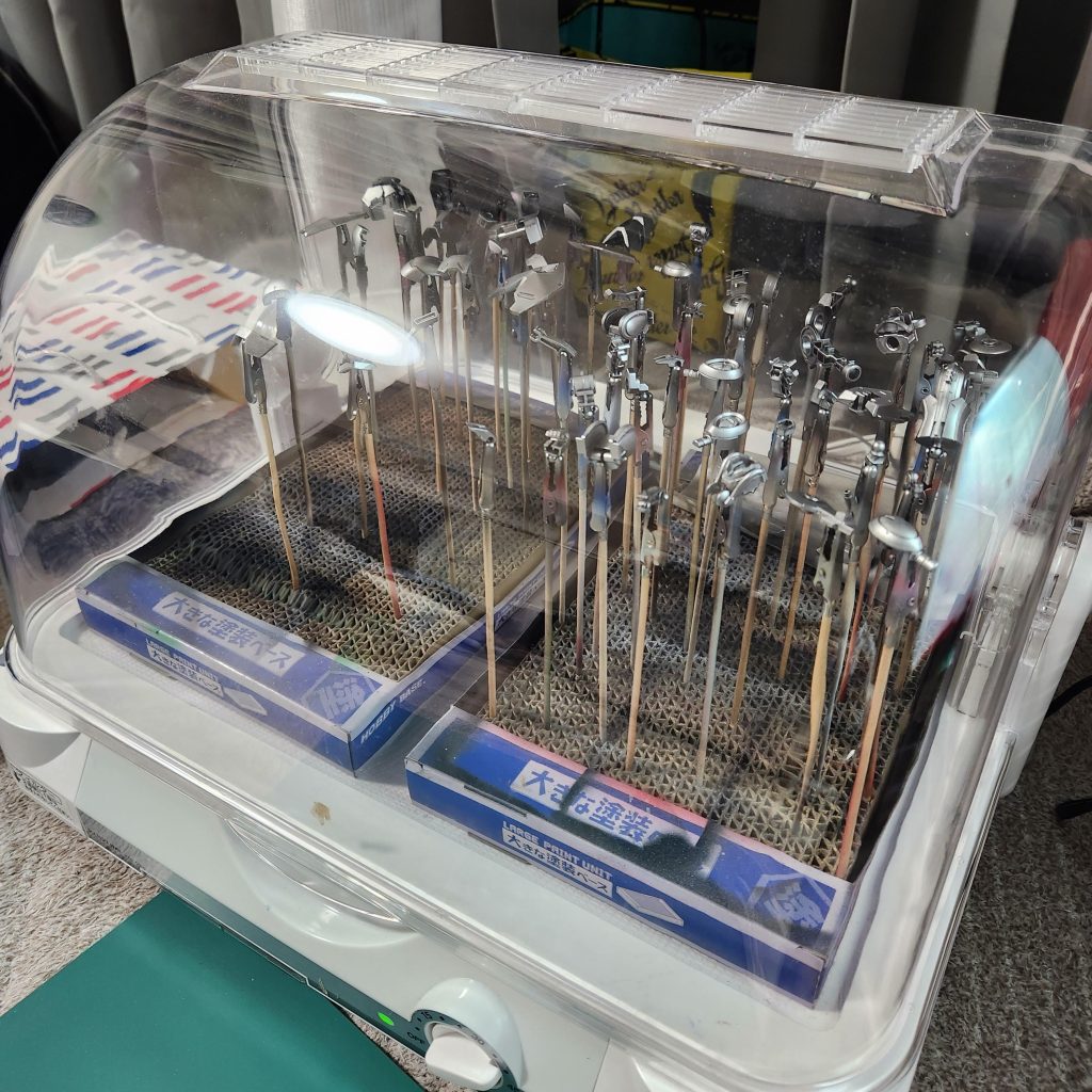 塗装。シルバー下地。