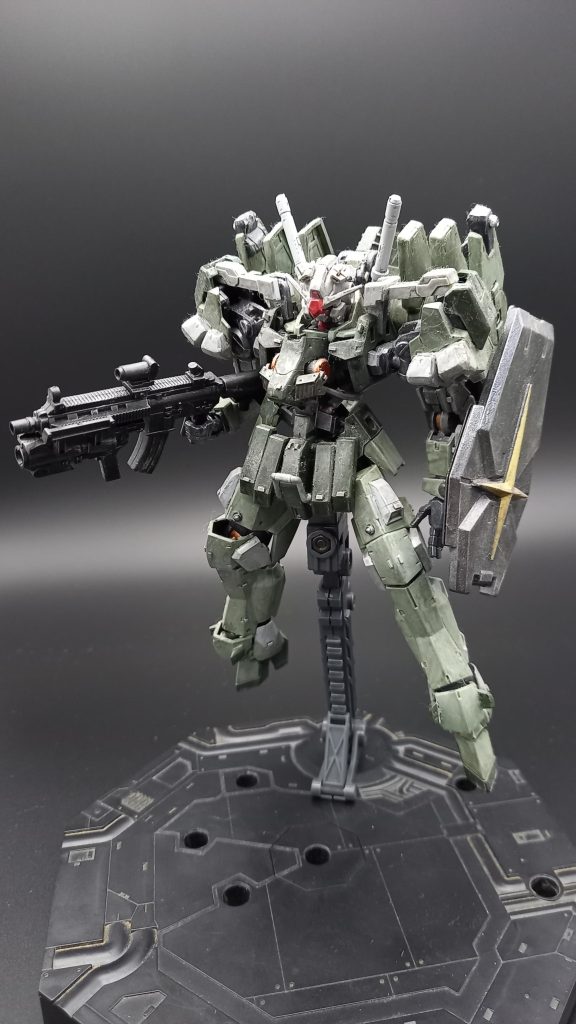 通常モードですなぜかビームサーベル装備です