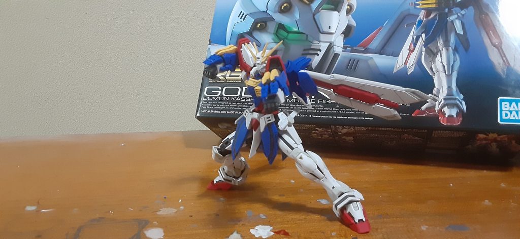 色んな方々のレビューで話題になる首の根元パーツ、しっかり所定位置には合わせてますが自分のは根元パーツの前側と首フレームの下側少し削ってます。あとはすみいれ、艶消しのシンプル仕上げ