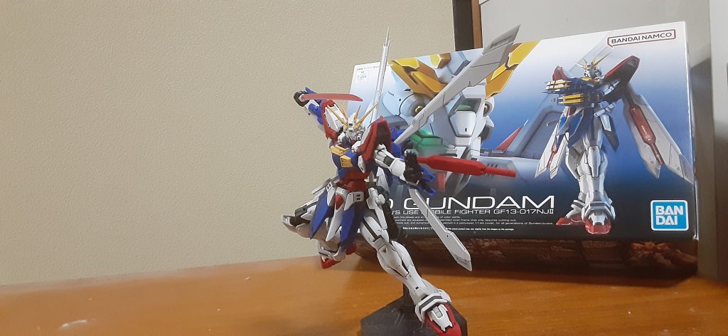 「俺とのファイト、受けてもらうぞ‼️」　ガンダムローズとのポージング楽しみ、無論デビルガンダムもそろそろ作ります。