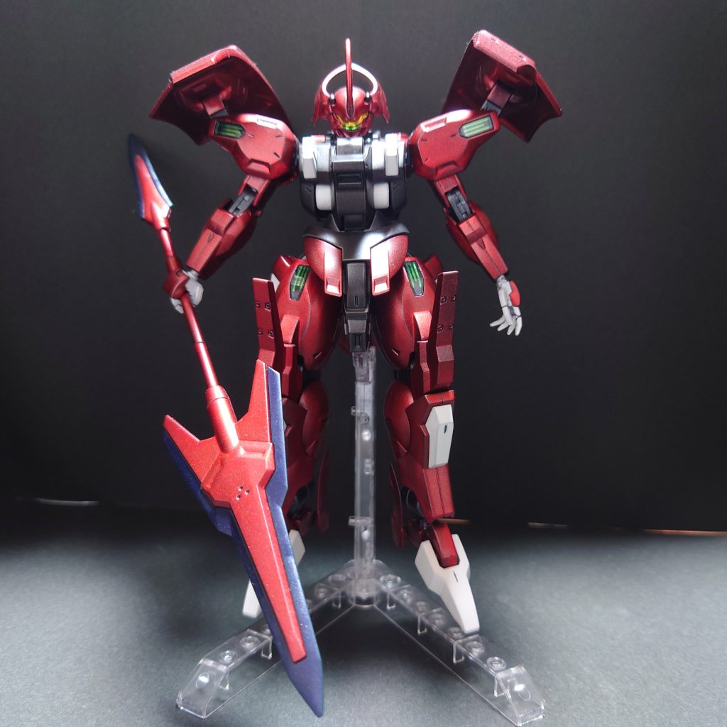 ダリルバルデ単体です下地にメタルブラックで、メタルレッドで塗装してみました厚塗りしてしまい、腕がまったく上がらない状態になりました苦笑