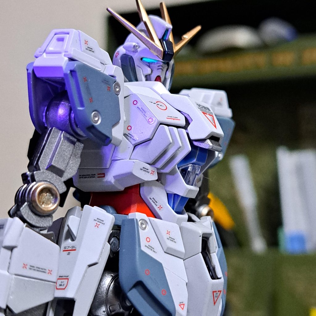 蛍光グリーンでビコーンシステム搭載！