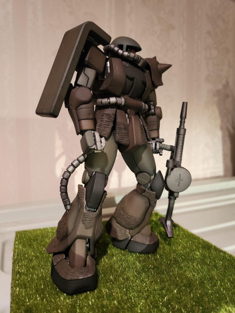 特に改造やスジボリ無しで、合わせ目を段落ち強調ぐらいです。MGはやっぱ良いですねぇ。