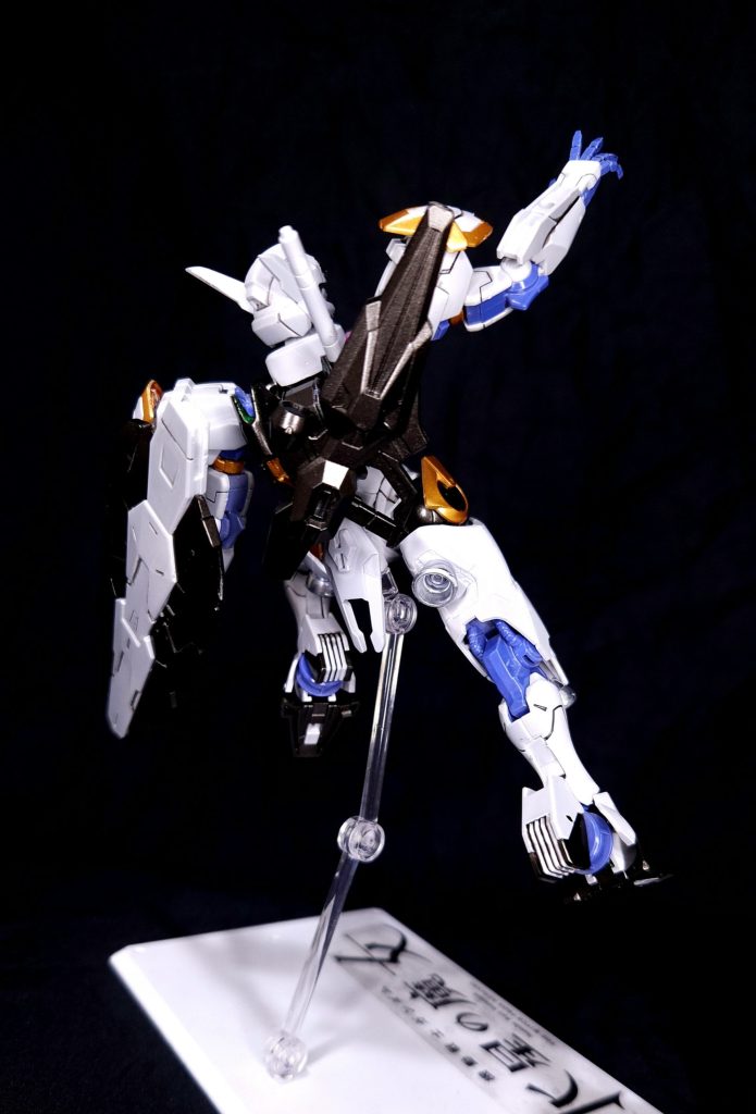 ガンダムルブリス–3枚目/制作者：三藤 麗