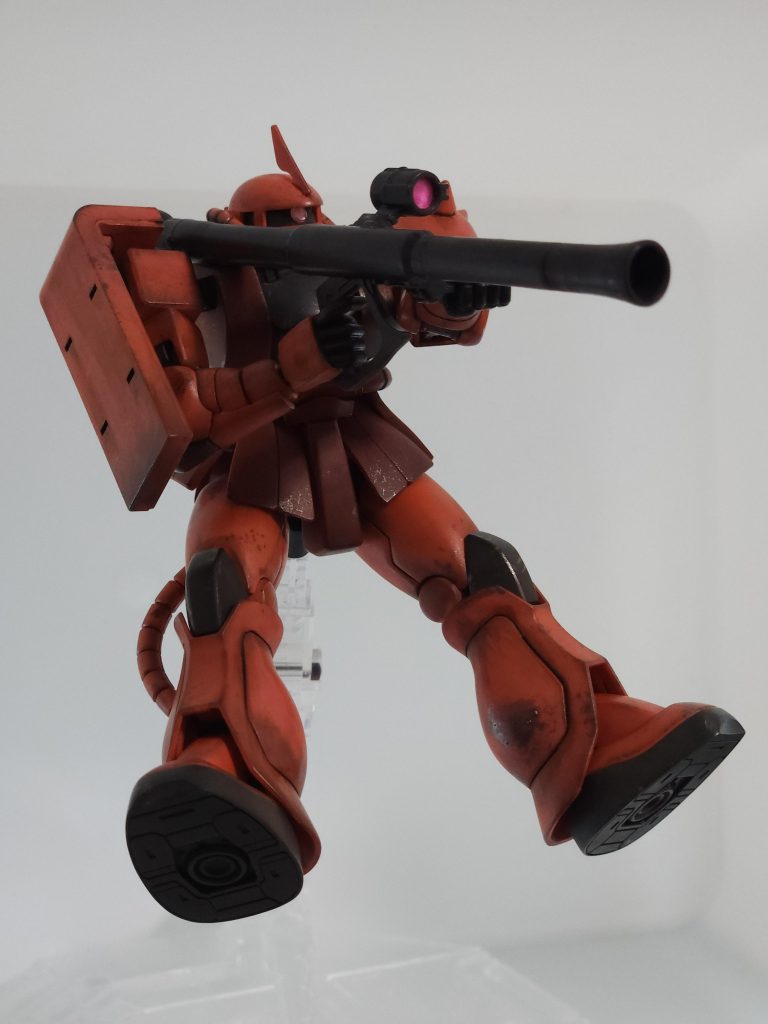 バズーカのいつものやつポージング。ダイソー産モノアイが良い感じに馴染んどります。