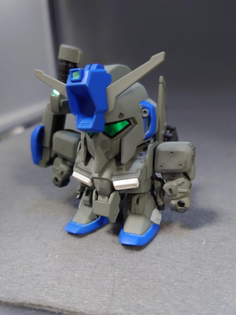 元々は「アムロ専用ゼータプラス」だったんですがパーツの都合上アムロ機=A1型にするのはキツかったので思い切ってC型にしました。