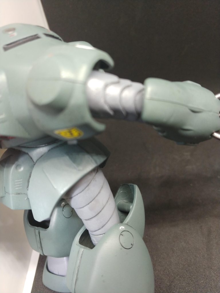 中が空洞で軽く、色んな所がスカスカ出来る人は埋めるんでしょうけど