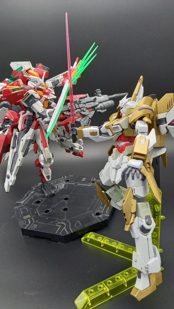 高速戦闘を挑むAEG-2フリューゲルだが新装備プラフスキードライブにより間合い詰められ思うように動けないAEG-2フリューゲルであった最後までご覧いただきありがとうございます🙇