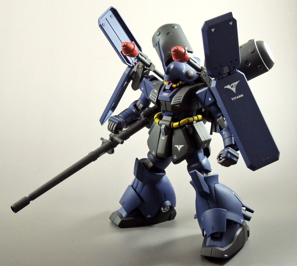 肩のシュツルム・ファウストも良い感じ。