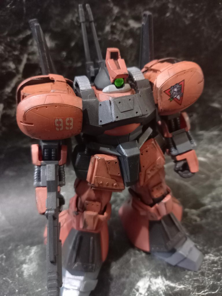 グレイバズーカよりマシンガンを主に使用