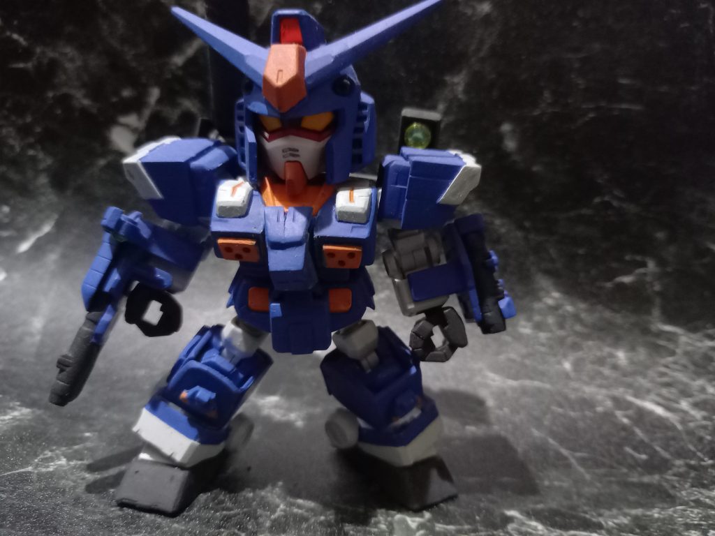 足のアーマーはプラバンで四角く囲ってパーツ付