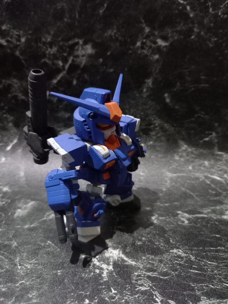 顔はあえて青く塗ってません。