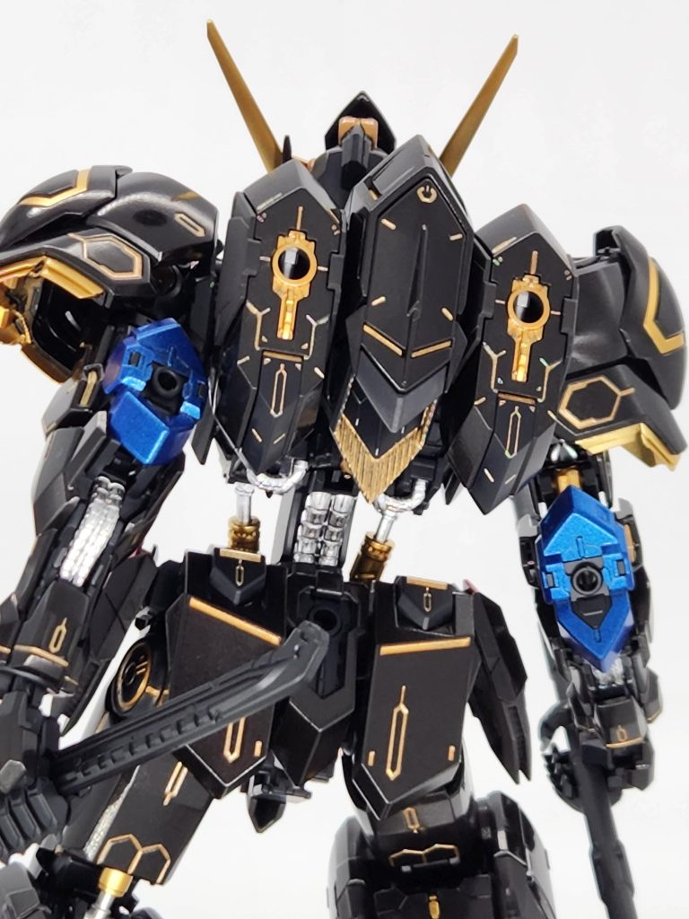 バックショット。バックパックが正直もっと似合うものがあるとか、翼付けたいとか悩んで本体完成してるのに3ヶ月位放置していました。今度ミキシング挑戦したいです。