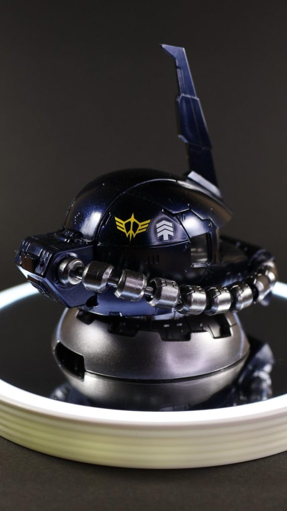 側頭部 今後の塗装練習も兼ねてコンパウンドやモデリングワックスを使っています