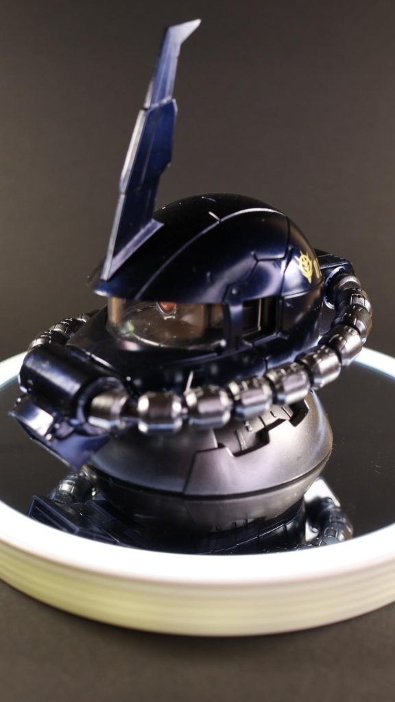 メインはガイアノーツのプリズムブルーブラック 動力パイプはスターブライトアイアン 各所にMG用ガンダムデカールを貼っています