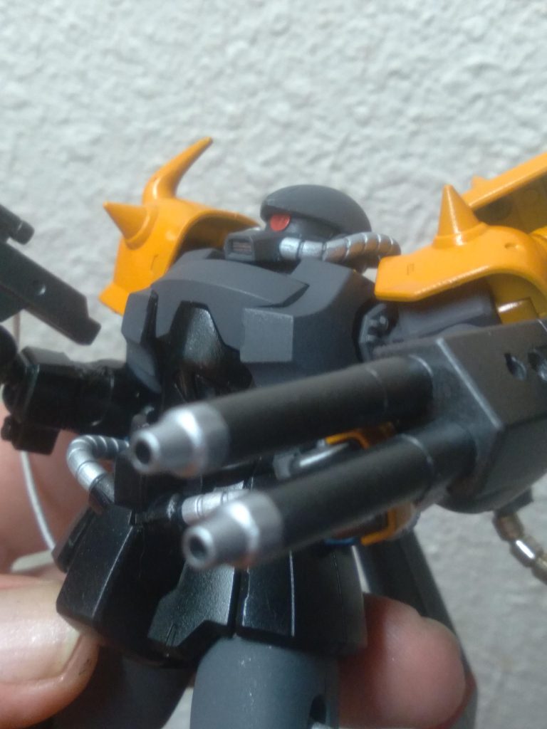 The head was processed without a commander antenna. 