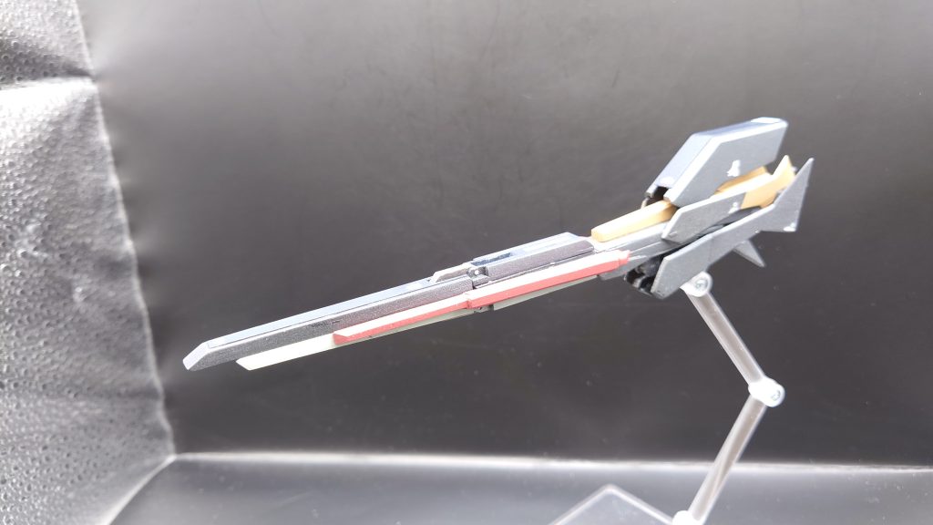 スクラッチしなきゃ…という謎の使命感でロングレンジ・フィン・ファンネルをフルスクラッチしました。本体のガッチリに負けないようロングレンジも元のデザインよりもボリューム感でるように作成しました。