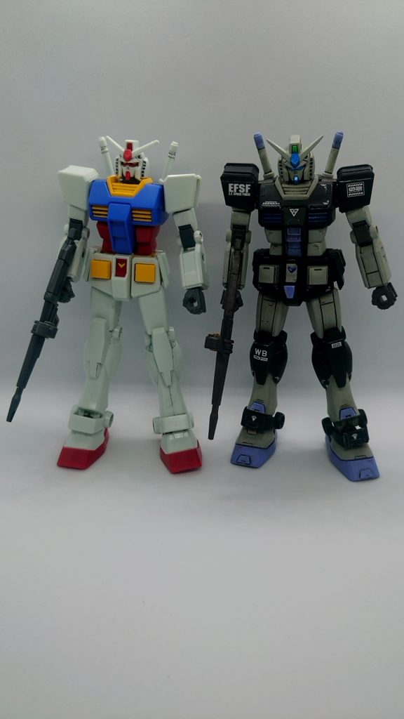 パチ組みのEGガンダム(無塗装)と比較。