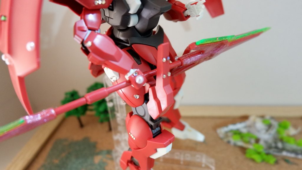 手の甲にまでパールが