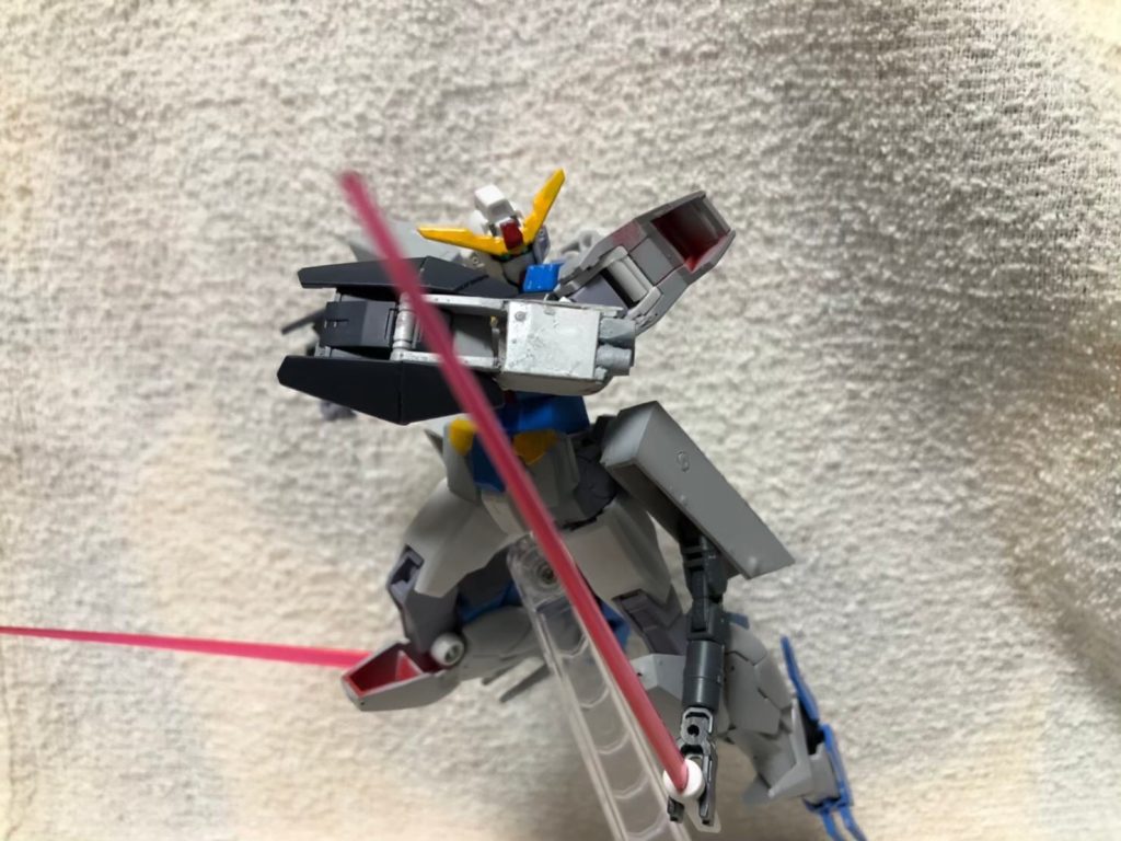 今回はサブアームを使い隠し腕を再現！