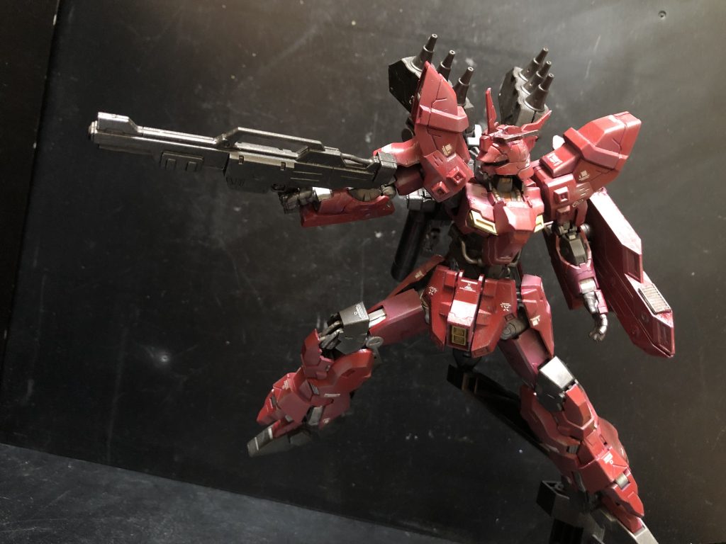 oyz「この機体のベースはバルギルです。つまり、この機体のフレームではサイコミュ性能に難があるんです。なのにその場の空気も読めない、特に女性の心情を理解するのが苦手で感受性の低いニュータイプの出来損ないと揶揄された大佐が乗りこなせる筈もありません!」シャア「む...!言ってくれるな。ならば、この話を読んでいる方の気持ちを感じろ、と?」oyz「そうです!ニュータイプとしての感受性を上げるんです!」シャア「そうか...ニュータイプとは、そういう事か!感じる...!私にも感じるぞ!....ララア!私を導いてくれ!」oyz「そうです!今の大佐なら、この機体を乗りこなせます!」シャア「そうか、やってみるさ。」oyz「では、私も次の準備に取り掛かります!お任せください、大佐!」シャア「む?どこへ行く、室長!?まあいい。私はこの機体、必ずモノにしてみせる..!」→ To be continued....。