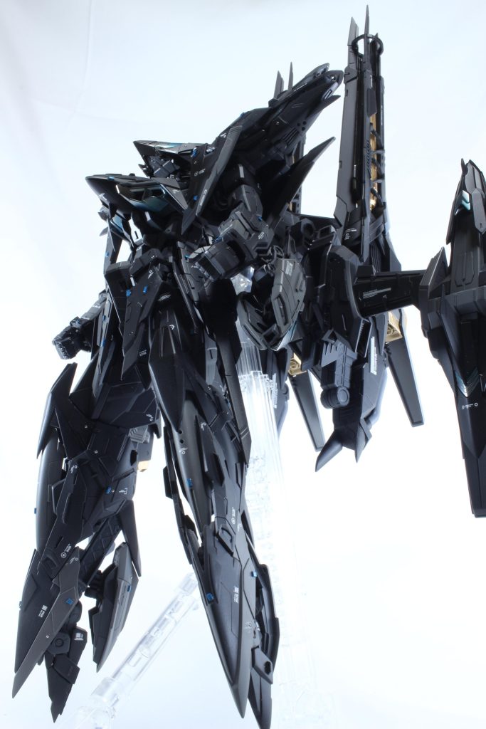 ディテールはプラ板とスジボリのみ 必要なところだけ触る 要らないとこは削る 気になるところだけ増やす そのままでいいところは触らないな感じ カラーはある程度決まっててニュートラルグレー5はディテールもハッキリ出してくれるのは分かってたので思った感じになってくれました(・∀・)イイ!!