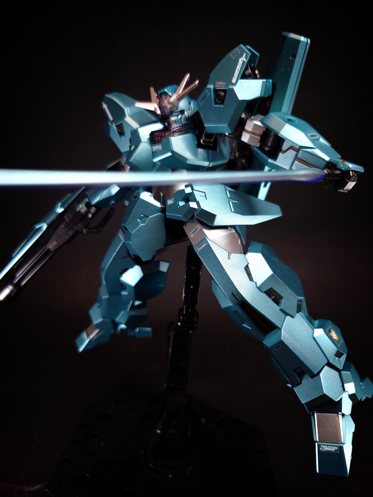 大型ビーム切断ユニット大出力ビームを発射するオプション装備。発射されるビームは、フロントの構造体を溶断するだけの威力を誇る。プラント・クエタ襲撃の際にデリング・レンブランを孤立させる目的で使用された。