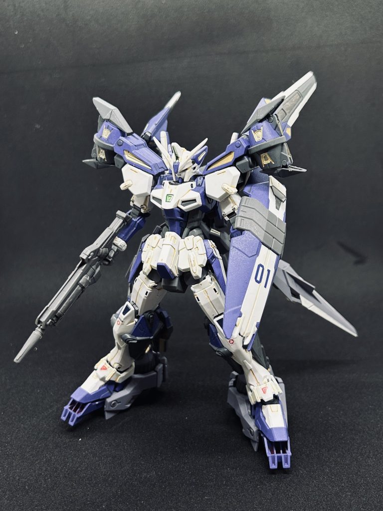 ユニット同時装備状態です。なんとなく勇者ロボっぽいバランス(?)でとてもカッコイイのですが足周りが重くなってしまうので、関節に結構負担が掛かっている気が…