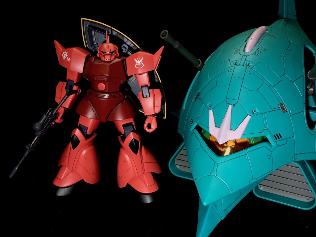 ここからはMobile suit in Actionのエルメスと一緒に。制作ストーリーの方に上げていましたが、このエルメスにスミ入れしたらマスクメロンバリにバッキバキなディティールになったので、少しでもバランス取るためにゲルググもスジボリ追加してます。