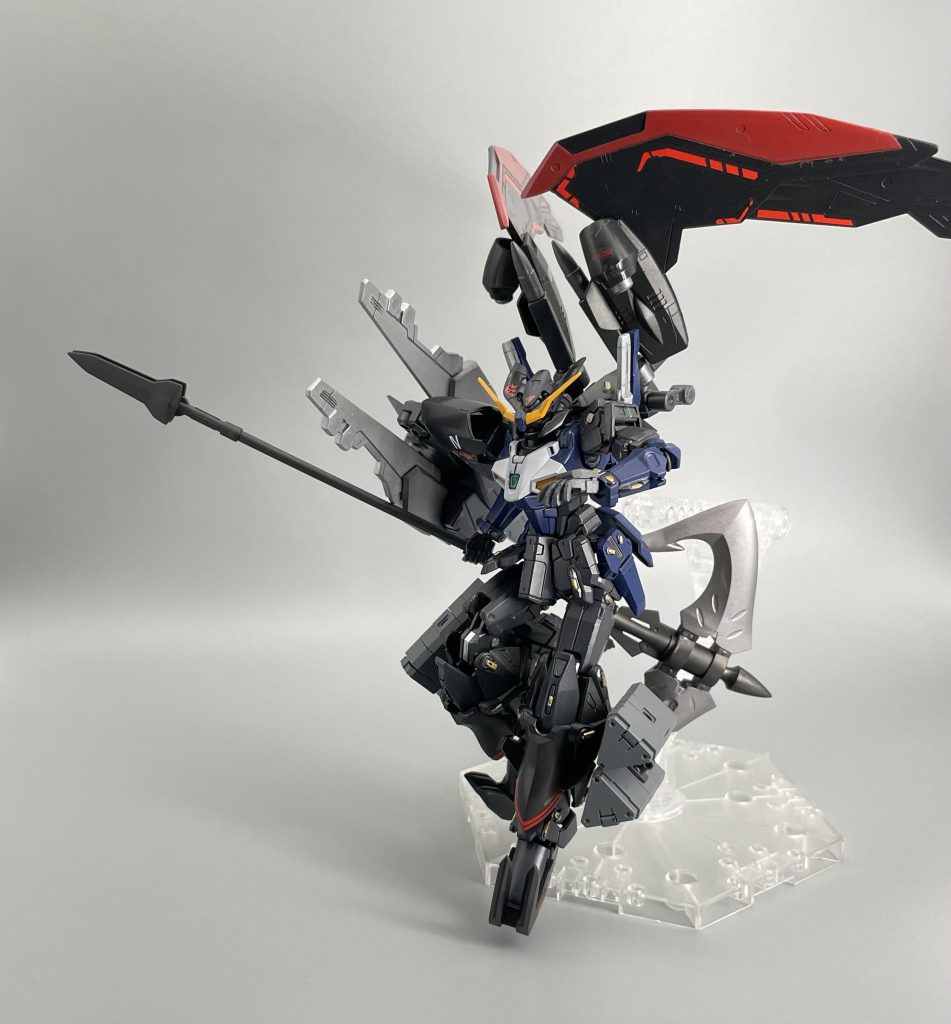 銃火器ばかりではございません!お次は、こちらも肩にマウントされた鎌のような武器ですが・・