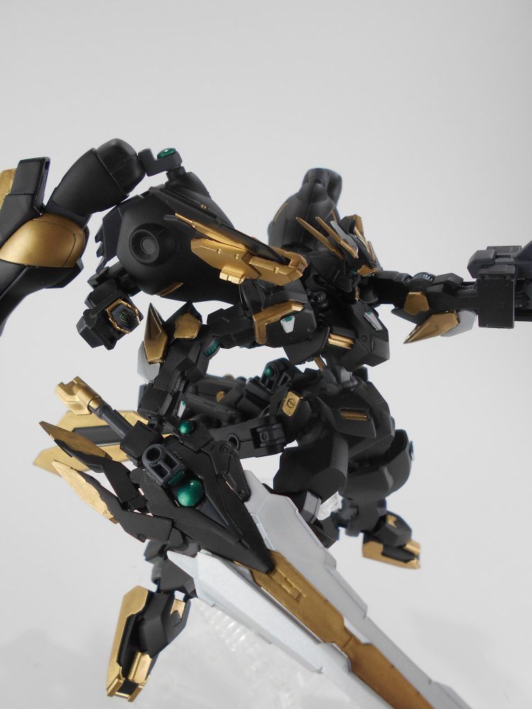 サブアーム改、「シペスト」。サブアームのマニピュレーターを廃止し、ビームキャノンにしています。サブアーム自体にもスラスターを増設しているため、移動速度も向上しています。「シペスト」はギリシャ語で「落陽」のアナグラムです。