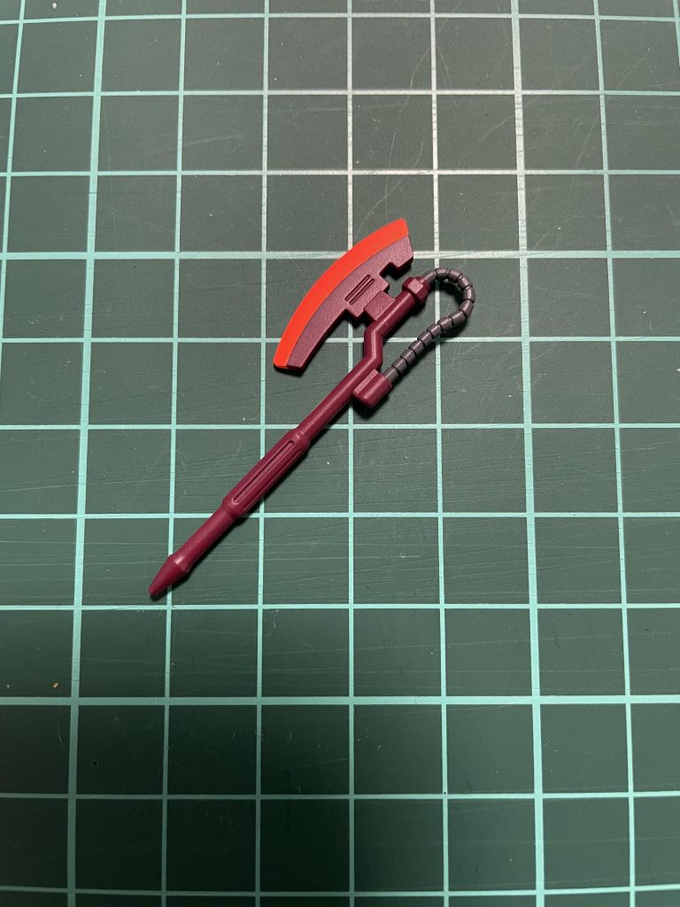 持ち手部分の色が人それぞれでよくわかんなかったのでシャアディープレッドで塗りました。刃の部分は、ビビッドオレンジに上から蛍光ピンク