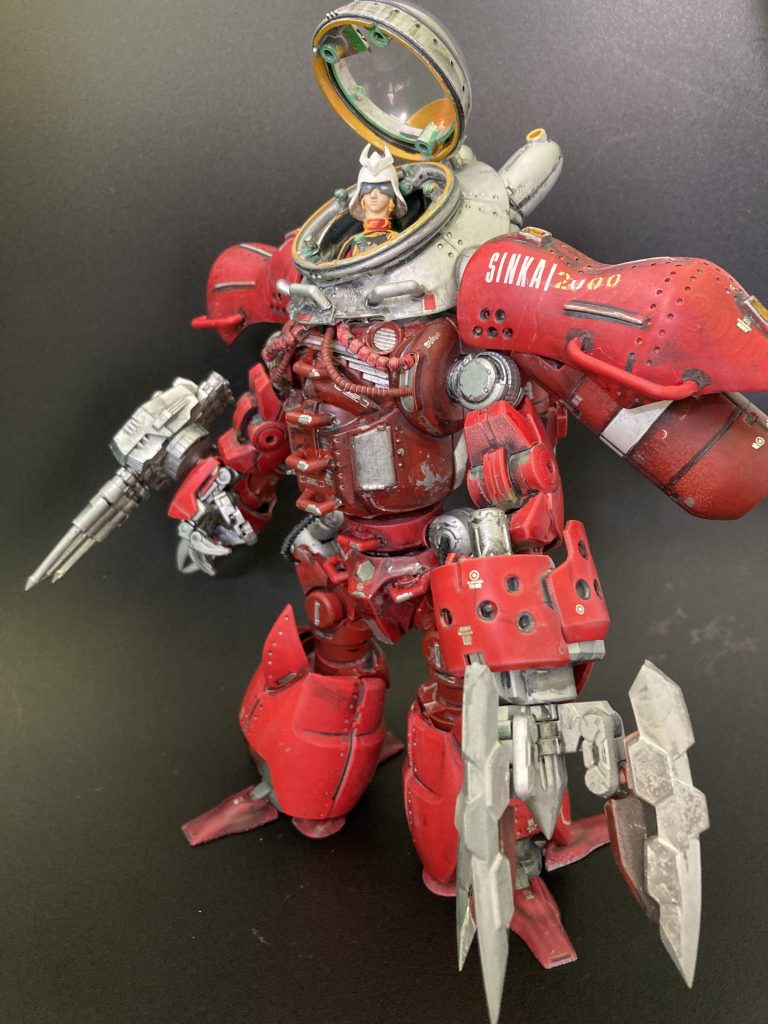 海王類を仕留める為のモリ矢を発射する大型水中銃を装備、