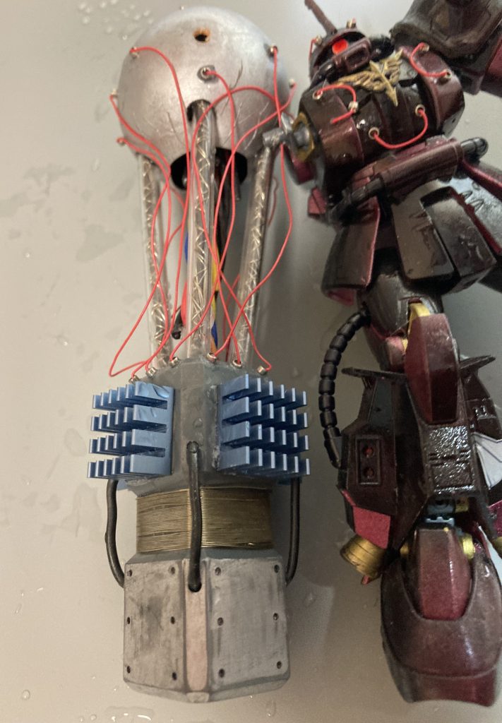 ほぼボディと同じ長さ。もわっとしたサイコミュを波動砲？で撃ったらどうなるんでしょうかね。ワームホールとか出来たりして。またも妄想ですみません。