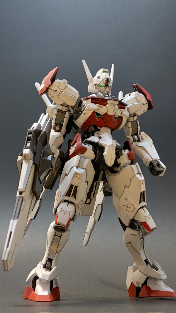 盾ファンネルばらして合体モード。百式とかMrk-Ⅲっぽいシルエットになりますね。すき。