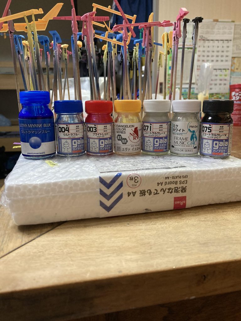 これらの塗料を中心に塗装しました。