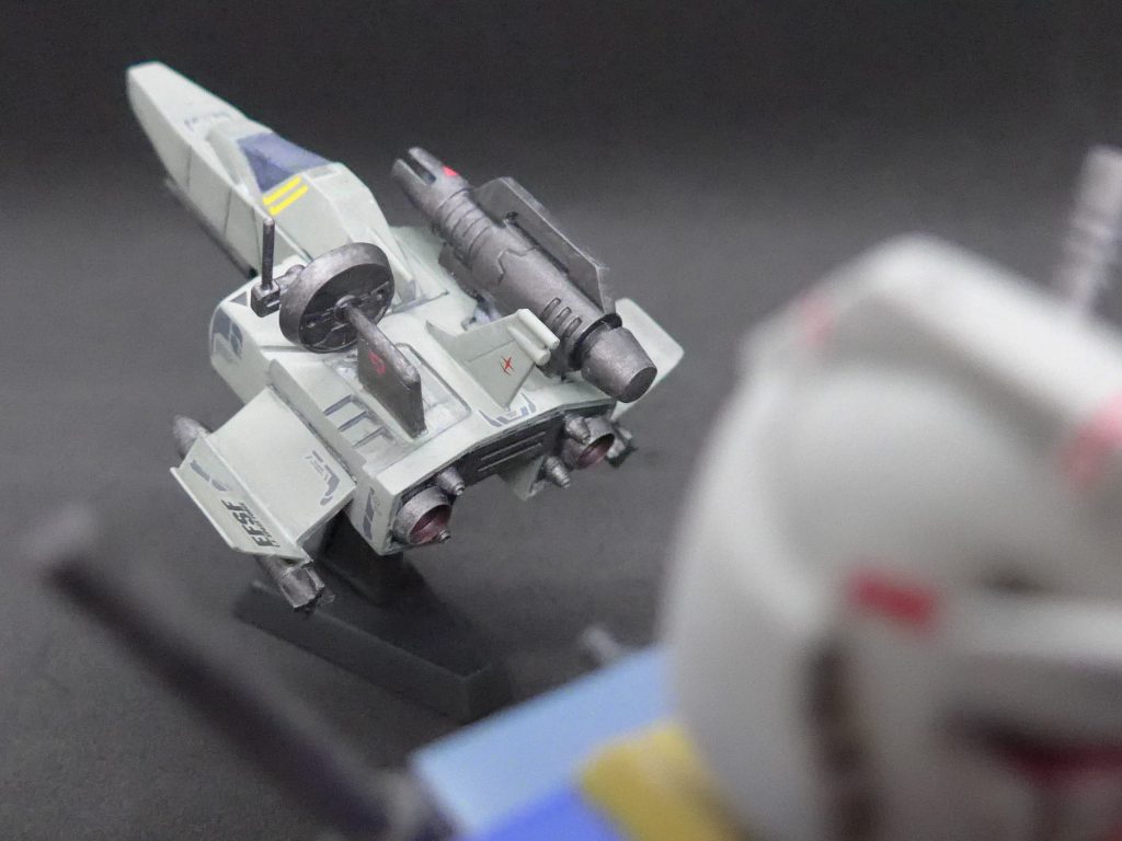 アムロは別の宙域でこれを察知していたが、シャアに対して後ろを取られるわけにはいかず、ただ「ホワイトベースを頼む」と願うのみであった。旧キット1/100ガンダム（https://gumpla.jp/old/1066379）