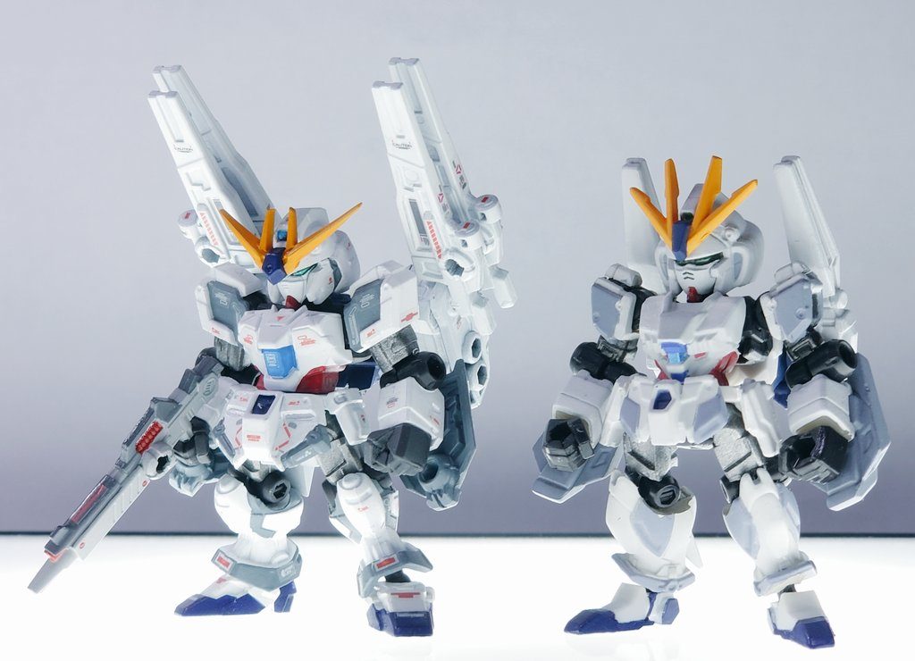 コンバージをアンサンブル化して作ったものと比較パッと見の雰囲気はナラティブガンダムに近づけたかなと思います✨